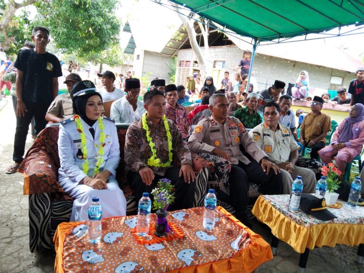 Suasana Gembira dan Haru Warga Sambut Kades Silang Sulinda D. Komdan