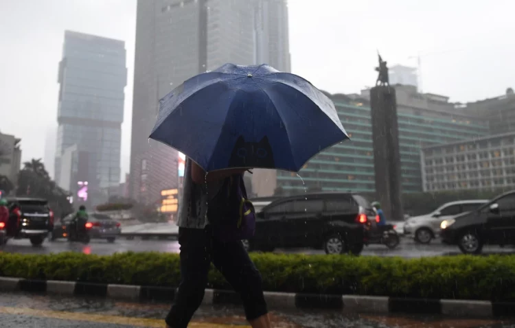 Masih Awal Pekan, Sejumlah Daerah di Indonesia Diguyur Hujan Ringan