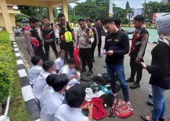 Viral! Pelajar Tawuran Bawa Sajam di Surade Sukabumi