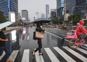 BNPB Lakukan Operasi Modifikasi Cuaca untuk Turunkan Hujan Tak Hanya di Jakarta