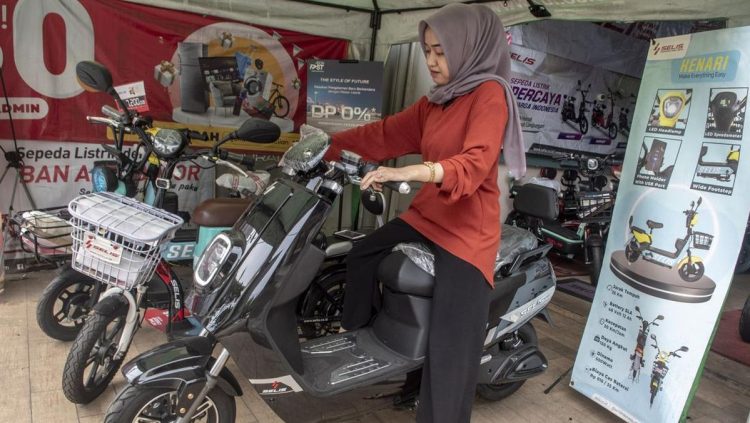 Subsidi Motor Listrik dari Pemerintah, Yuk Simak Merk dan Harga Motornya!