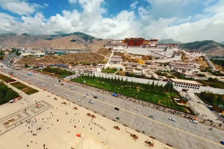 Jumlah Penumpang Udara Daerah Otonom Tobet Lampaui Level Pra-Covid