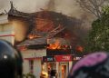 Kantor Bupati Pohuwato Dibakar Massa Demo Lahan Tambang Emas
