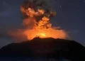 Gunung Ruang Meningkat ke Level Siaga: Respons Krisis dan Upaya Penanggulangan di Kabupaten Sitaro