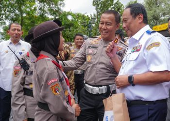Wakil Menteri Perhubungan RI Suntana bersama Kakorlantas Polri Irjen Pol Aan Suhanan, Dirut PT Jasa Raharja Rivan A. Purwantono melakukan peninjauan arus lalu lintas pada libur nataru di kawasan Yogyakarta pada Sabtu (28/12/2024).