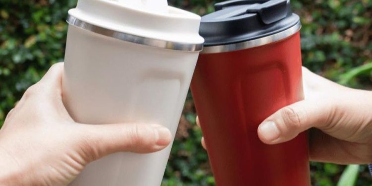 Pemprov Bali Larang Penggunaan Air Kemasan Plastik Mulai 3 Februari 2025