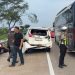 Pastikan Keselamatan Pemudik, Petugas Amankan Lokasi Kecelakaan di Ruas Tol Batang