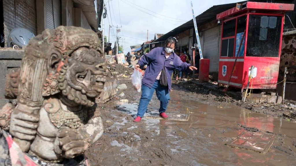 banjir-terjang-bali-14-warga-tewas-dan-puluhan-rumah-amblas