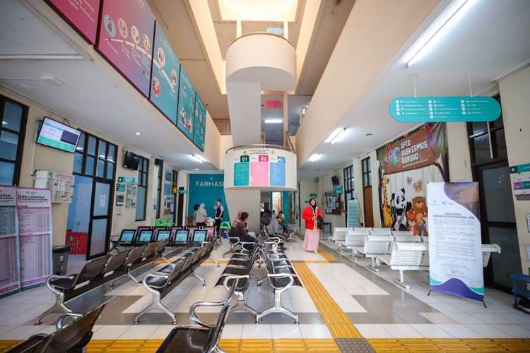 Wali Kota Bandung Muhammad Farhan Pastikan Warga Miskin Terlindungi Program UHC