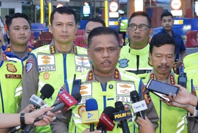 Korlantas Polri telah memberlakukan one way tahap kedua di Km 263 Tol Pejagan hingga km 70 Tol Cikampek Utama